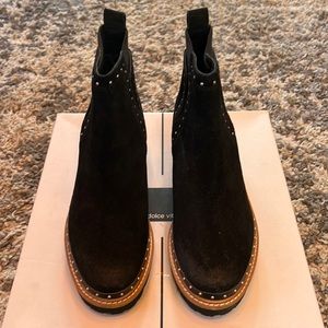 Brand New Style Huey Stud. Size 7 brand new